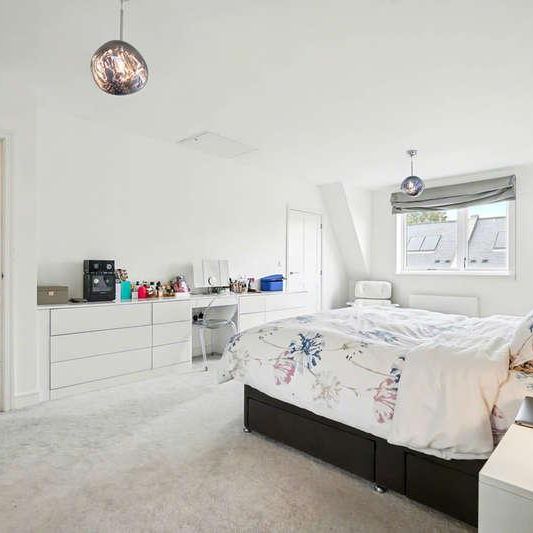 Well Grove, Whetstone, N20 - Photo 1