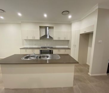 Modern 4 Bedroom Duplex&excl;&excl; - Photo 6