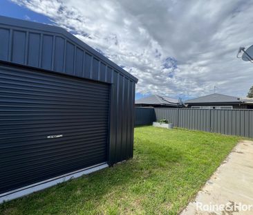 Beautifully presented 3 bedroom home with Shed and Solar - Photo 1