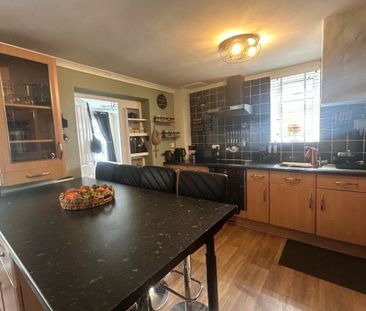 Belloc Close, CRAWLEY - Photo 1