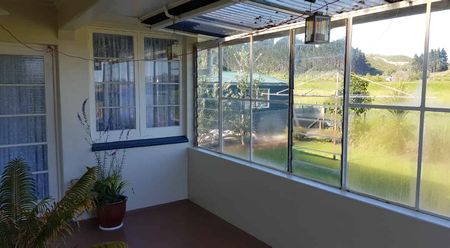 4 Bedroom concrete home - Photo 2