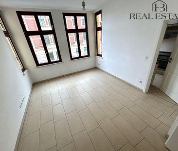 Schöne 2 Raumwohnung in Stadtfeld mit Einbauküche ! - Photo 1