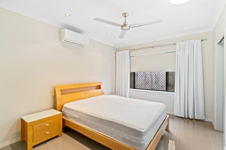 THREE BEDROOM FURNISHED HOME IN SOUGHT AFTER MOUNT SHERIDAN! - Photo 4