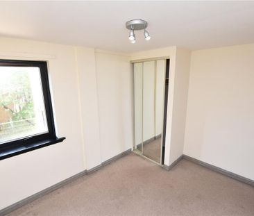 3 bedroom flat to rent - Photo 5