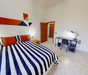Via Giovanni Francesco Barbieri, Bologna, Emilia-Romagna 40129 - Photo 1