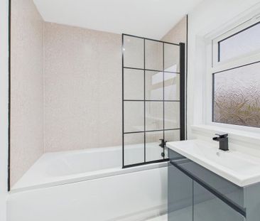 3 bedroom terraced house to rent - Photo 4