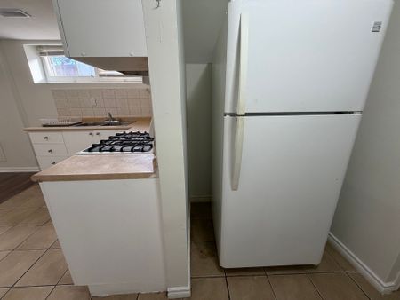 For Lease - 15 Abigail Place, Toronto, Ontario - Photo 4