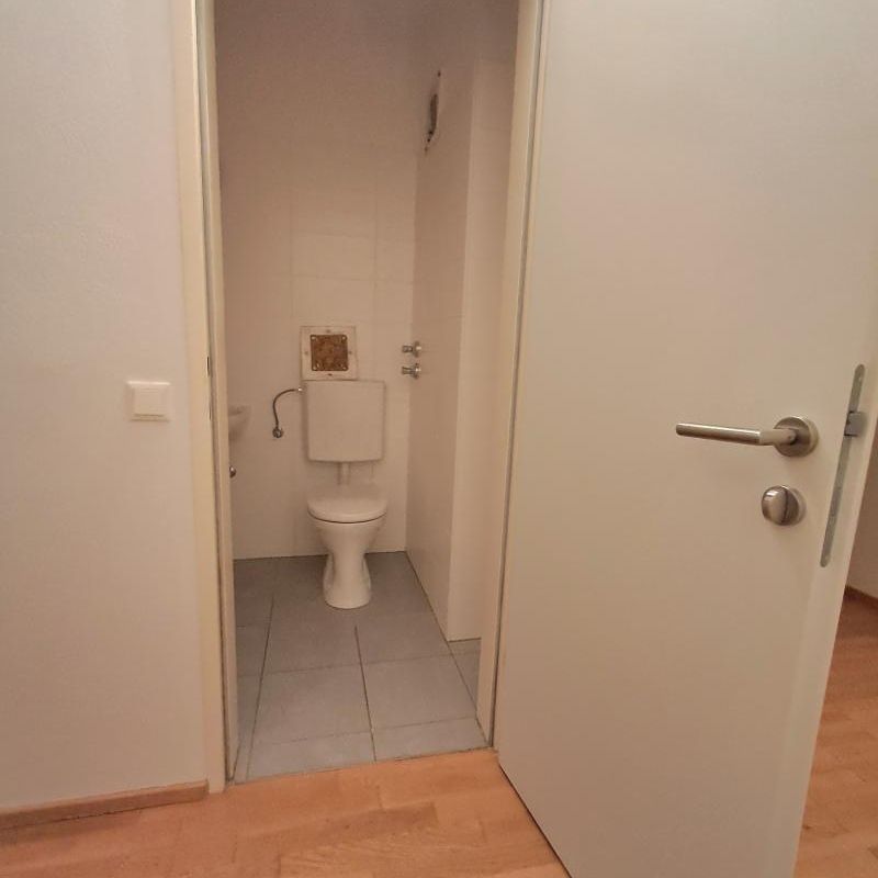 Rudolfstraße 24/5/DG: Hübsche 2-Zimmerwohnung 57,78m2 mit Blick zum Schlossberg, ablösefreie Küche, 5.Liftstock! - Foto 1