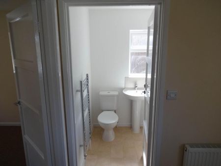 2 bedroom terraced house to rent - Photo 5