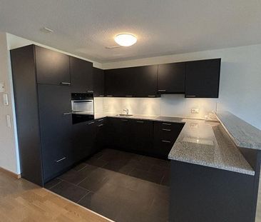 4.5-Zimmer-Wohnung mit Weitblick - zentral & modern - Photo 3