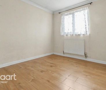 6 bedroom terraced house to rent - Photo 4