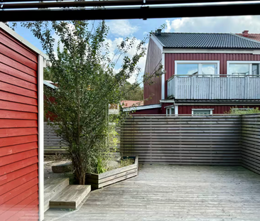 Lilla Idtjärnsgatan, Angered - Photo 1