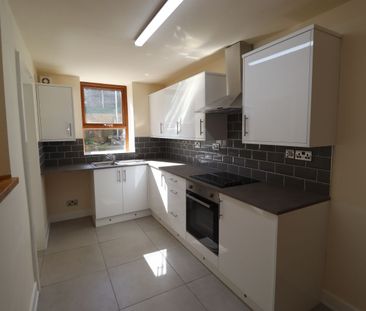 3 Bedroom - Photo 4