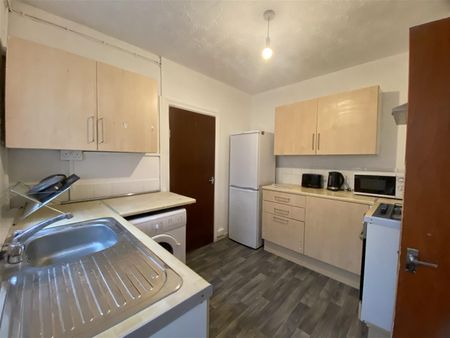 House - Terraced For Rent Castle Buildings, Treforest - Photo 4