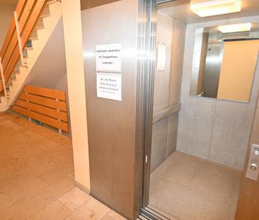 Kleine 2-Zimmer-Wohnung ohne Balkon! Zentrale Lage in der Innenstad... - Foto 2