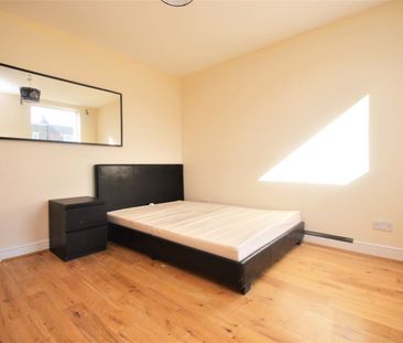 Holdenby Road, London, SE4 - Photo 2