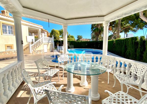 Incredible villa 1 minute from La Zenia be