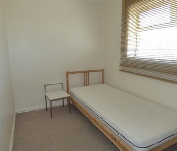 Semi Detached House - Photo 3