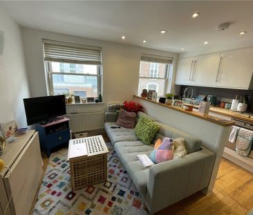 A modern compact 1 bedroom flat in an excellent central location cl... - Photo 3