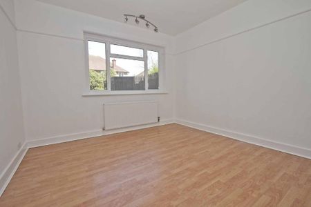1 bedroom ground floor maisonette to rent - Photo 2