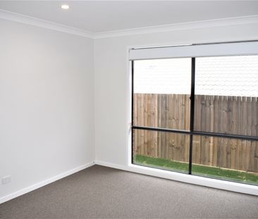 39 Sapphire Cres, Redbank Plains QLD 4301 - House For Rent | Domain - Photo 1