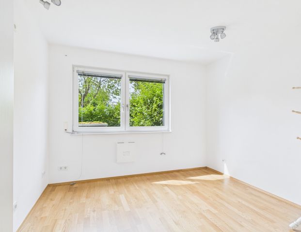 Traumhafte Erdgeschoßwohnung mit großem Garten - Foto 1