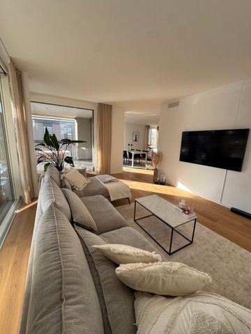 Exclusive attic apartment with a panoramic view - Photo 5