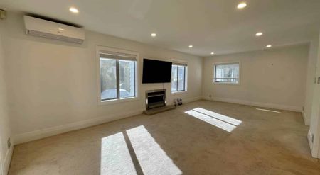 Beauty in the Bays - Photo 2