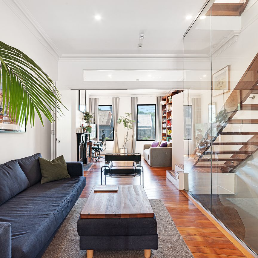 Expansive 249 sqm Three Bedroom Residence - Offered Unfurnished - Photo 1