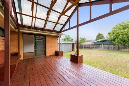 Beautifully renovated home - Photo 3