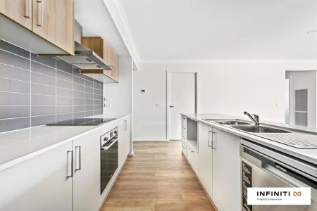 “NEWLY BUILT DREAM FAMILY HOME!” - Photo 5