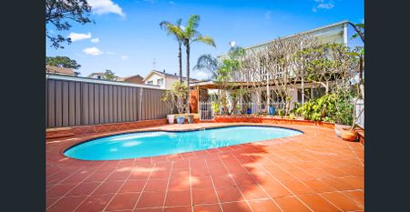 Beautifully Updated Family Home with Pool & Mountain Views - Photo 4