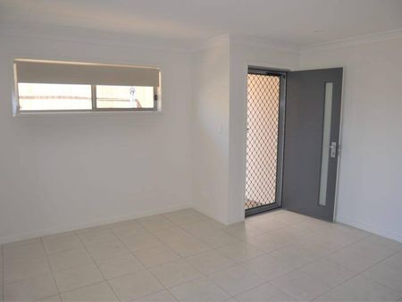 Modern Two Bedroom Unit! - Photo 2