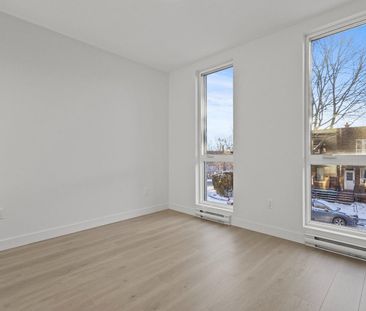 2161 Melrose - Photo 3