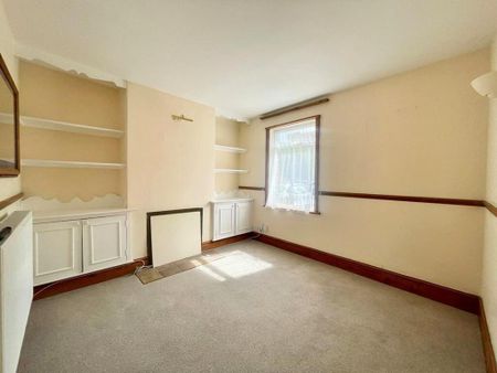 2 bedroom semi-detached house to rent - Photo 2