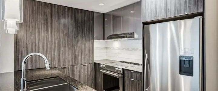 Large, corner 2 Bed, 2 Bath in luxury VOGUE tower | 1203 - 930 6 Avenue SW, Calgary - Photo 1