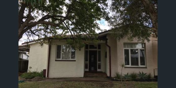 Stylish Mount Lawley Living - Photo 3