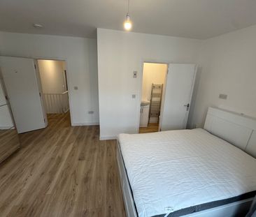 Room in a Shared House, Cairns Crescent, BS2 - Photo 5