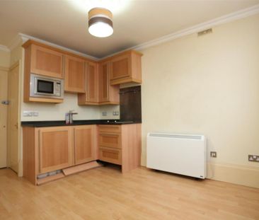 Studio to rent - Photo 2
