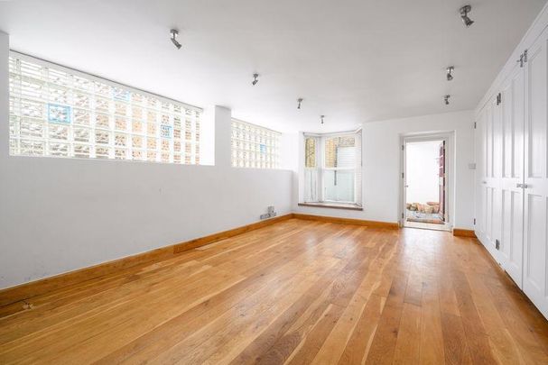 2 bedroom property to rent - Photo 1