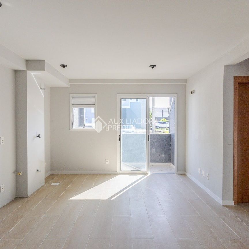 Apartamento com 2 quartos e 51m² para alugar em Olaria, Canoas. - Photo 1