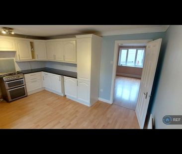 3 bedroom semi-detached house to rent - Photo 6