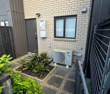 Westgate, 2 bedrooms - Photo 2