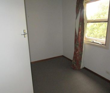 Lovely home in great suburb - Photo 1