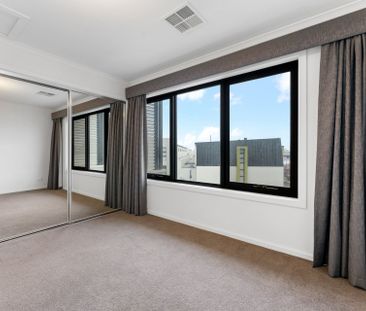 54 Steeplechase Avenue, St Clair - Photo 5