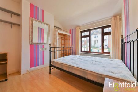 4 bedroom terraced house to rent - Photo 5