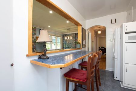 For Lease - 316 Ducharme Boulevard, Vanier and Kingsview Park, Ontario - Photo 2