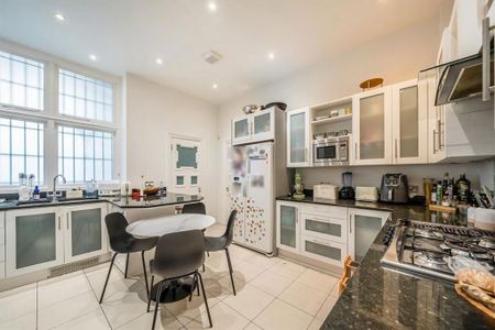 4 bedroom flat to rent - Photo 5