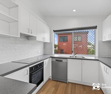 Newly Renovated 3 Bedroom Home - Photo 6