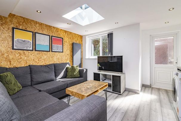 6 bedroom house to rent - Photo 1